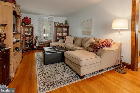 Living - 99 Pine St, Beverly, NJ 08010 photo 1 of 1