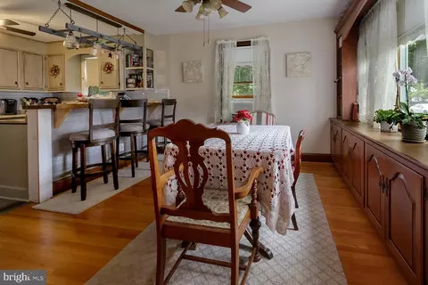Dining - 99 Pine St, Beverly, NJ 08010 photo 1 of 2