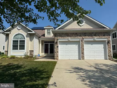 89 Ridgway Dr, Bordentown, NJ 08505