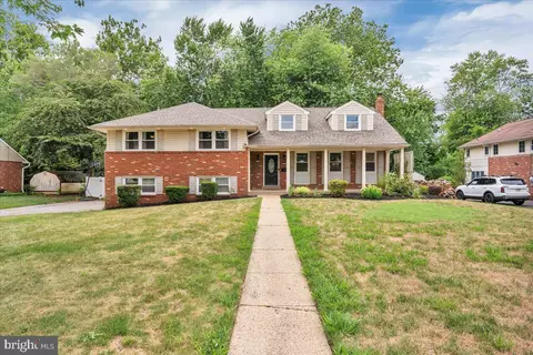 301 Devon Rd, Cinnaminson, NJ 08077