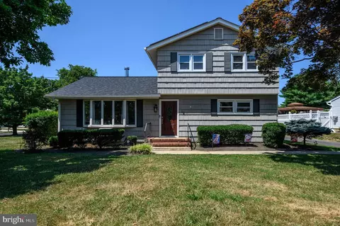 19 Ratigan Ave, Bordentown, NJ 08505