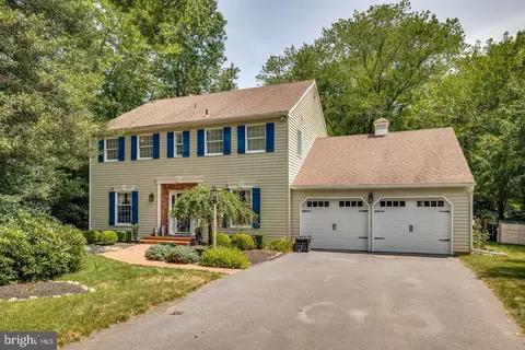 3 Arthur Ct, Medford, NJ 08055