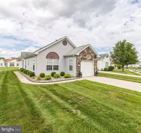 7 Spring Ln, Beverly, NJ 08010