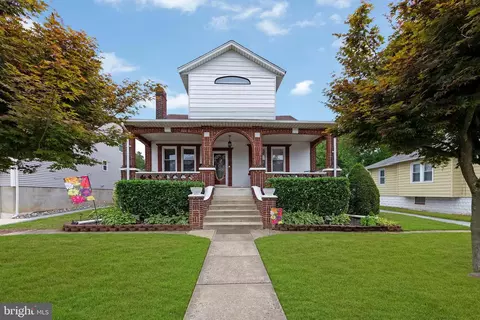 46 W Gradwell Ave, Maple Shade, NJ 08052