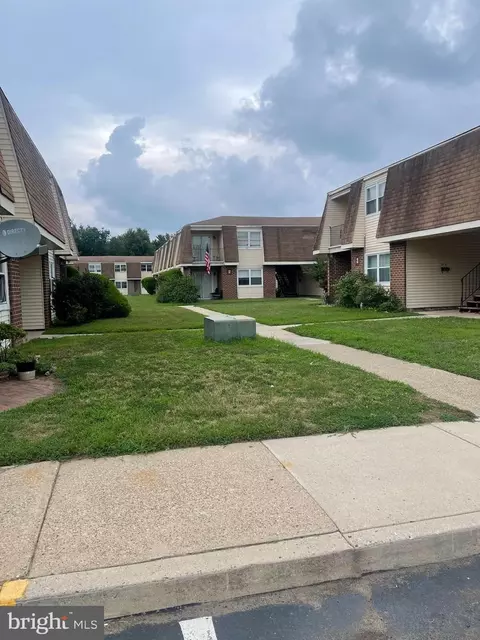 32 1 Florence Tollgate, Florence, NJ 08518