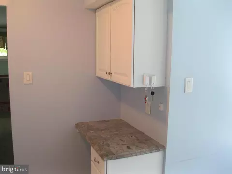 Entry Way - 310 Mildred Ave, Maple Shade, NJ 08052 photo 1 of 1