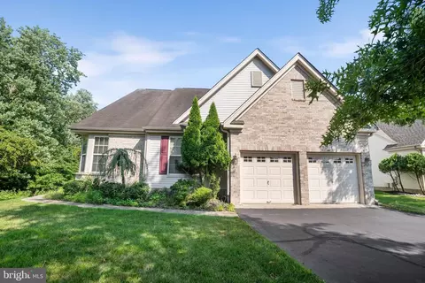 62 Morning Glory Dr, Marlton, NJ 08053