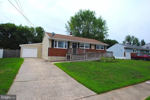 210 S Garden Blvd, Beverly, NJ 08010