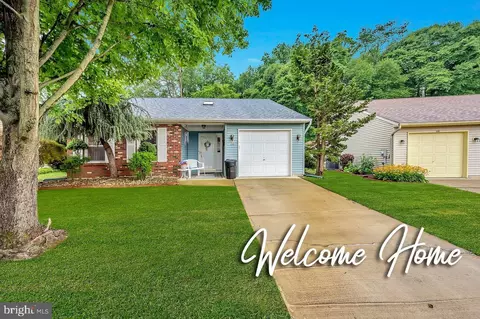108 Hilltop Ct, Columbus, NJ 08022