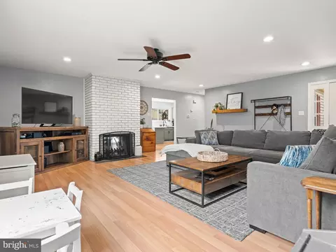 26 Hornsby Dr, Marlton, NJ 08053 photo 4