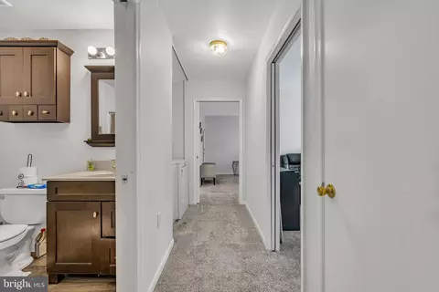 Entry Way - 411 Downing Ct, Westampton, NJ 08060 photo 5 of 6