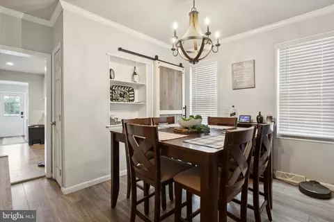 Entry Way - 112 Delaware Ave, Riverside, NJ 08075 photo 2 of 4