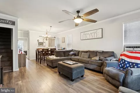 Entry Way - 112 Delaware Ave, Riverside, NJ 08075 photo 1 of 4