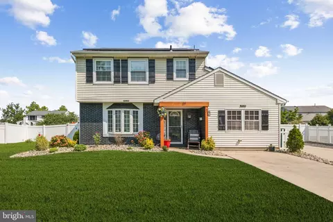 27 Cypress Dr, Eastampton, NJ 08060