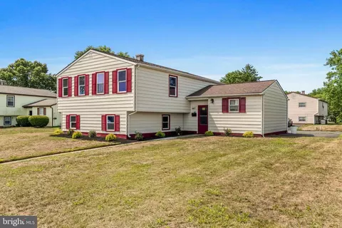 447 Dartmouth Ave, Pemberton, NJ 08068