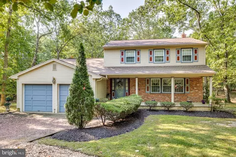 1039 Shawnee Ln, Shamong, NJ 08088