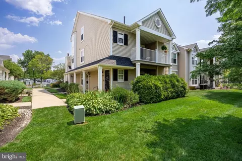 3606 B Saxony Dr, Mount Laurel, NJ 08054