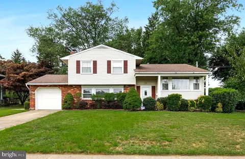 29 Notre Dame Dr, Delran, NJ 08075