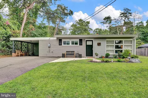 311 Walnut Ln, Mount Laurel, NJ 08054