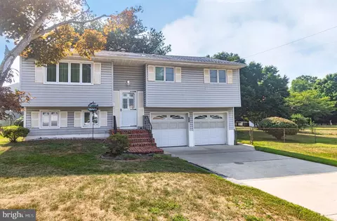 437 Pennington Dr, Westampton, NJ 08060