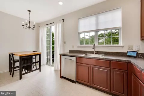 Kitchen - 6303 Riverfront Dr, Palmyra, NJ 08065 photo 3 of 4