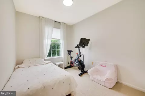 Bedroom - 6303 Riverfront Dr, Palmyra, NJ 08065 photo 2 of 3