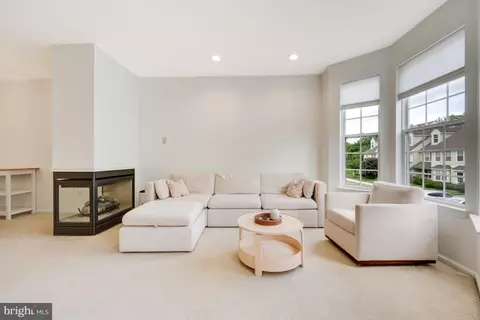 Living - 6303 Riverfront Dr, Palmyra, NJ 08065 photo 4 of 4