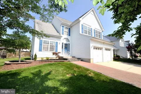 14 Nottingham Way, Mount Laurel, NJ 08054