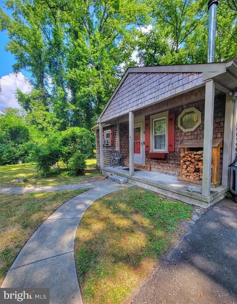 4 Rancocas Trl, Southampton, NJ 08088
