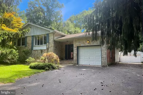 57 Georgia Trl, Medford, NJ 08055