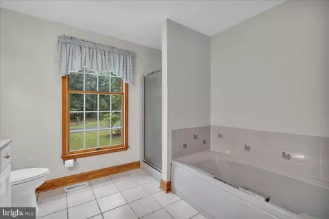 Bath - 3 Eagles Mere Ln, Tabernacle, NJ 08088 photo 3 of 7