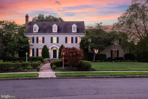 825 Loveland Rd, Moorestown, NJ 08057