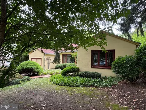 912 Lincoln Ave, Palmyra, NJ 08065