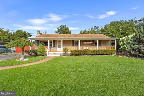 302 Mohawk Trl, Browns Mills, NJ 08015
