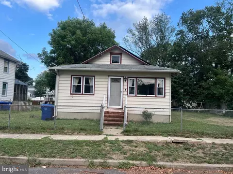 615 Hickory St, Delanco, NJ 08075