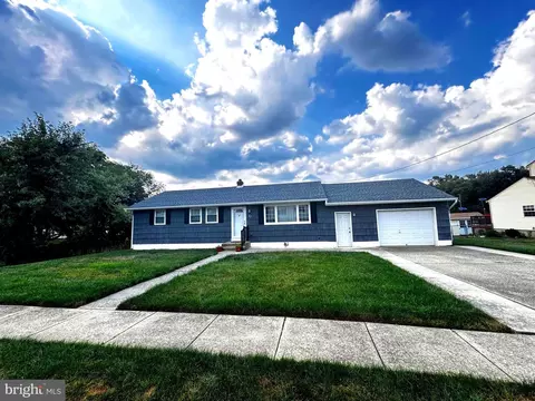 37 E Seventh, Burlington, NJ 08016