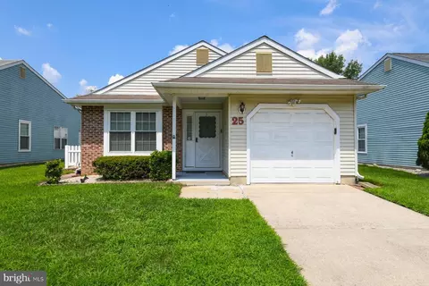 25 Falmouth Dr, Mount Laurel, NJ 08054