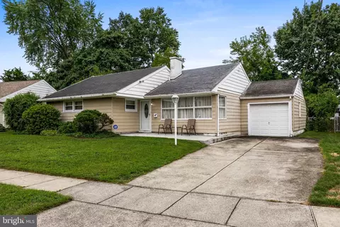 16 Rose Ave, Maple Shade, NJ 08052 photo 2