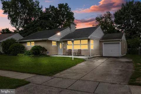 16 Rose Ave, Maple Shade, NJ 08052