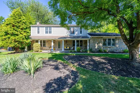 103 White Birch Dr, Cinnaminson, NJ 08077