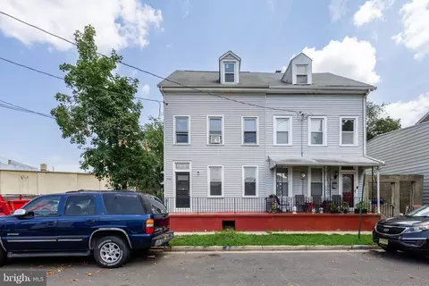 408 Laurel St, Beverly, NJ 08010