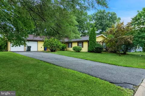 44 Trebing Ln, Willingboro, NJ 08046