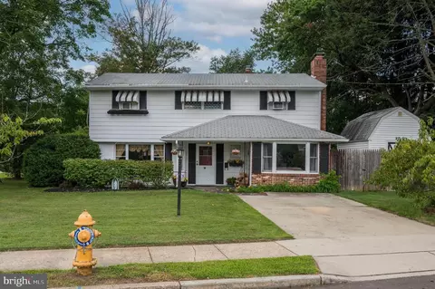 114 Ashurst Ln, Mount Holly, NJ 08060