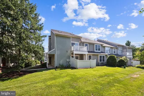 2106 B Yarmouth La, Mount Laurel, NJ 08054