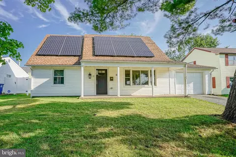 45 Hopewell Ln, Willingboro, NJ 08046