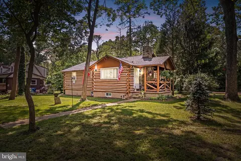 210 Upper Park Rd, Mount Laurel, NJ 08054