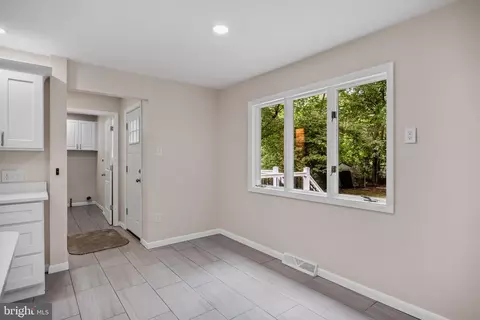 Entry Way - 705 Devon Rd, Moorestown, NJ 08057 photo 1 of 2