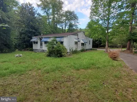407 Lakehurst Rd, Browns Mills, NJ 08015