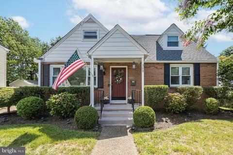 308 Van Sant Dr, Palmyra, NJ 08065