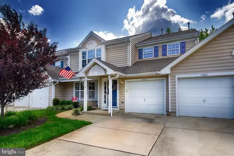 7304 B Normandy Dr, Mount Laurel, NJ 08054
